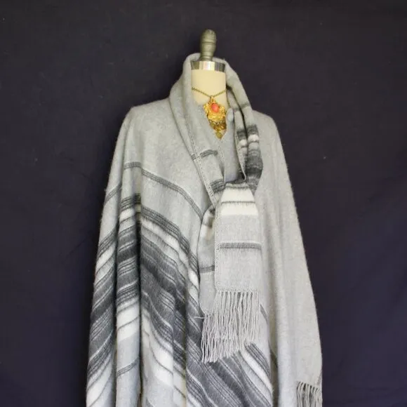 vintage Alpaca Fair Trade blanket Poncho Peruvian jumper wool cloak cape Jacket