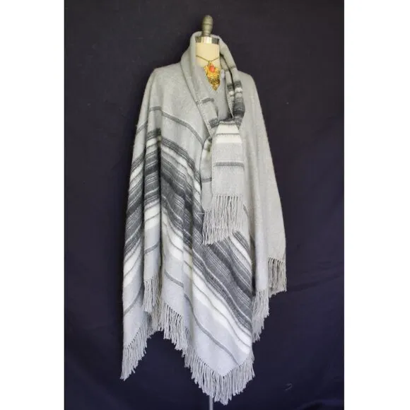 vintage Alpaca Fair Trade blanket Poncho Peruvian jumper wool cloak cape Jacket