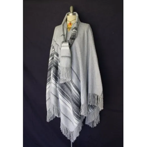 vintage Alpaca Fair Trade blanket Poncho Peruvian jumper wool cloak cape Jacket