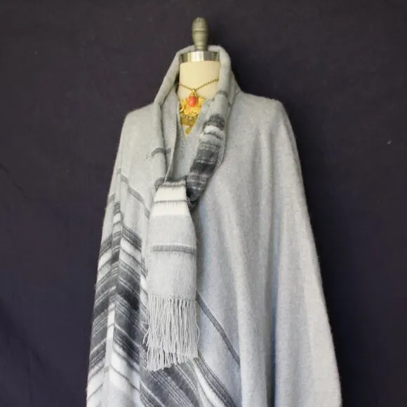 vintage Alpaca Fair Trade blanket Poncho Peruvian jumper wool cloak cape Jacket