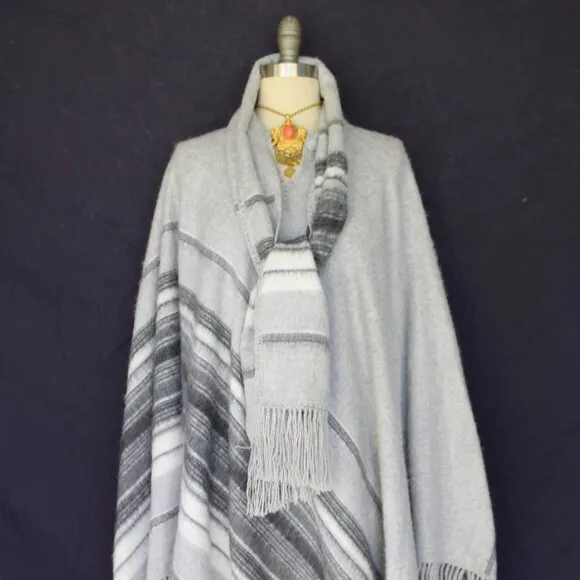 vintage Alpaca Fair Trade blanket Poncho Peruvian jumper wool cloak cape Jacket