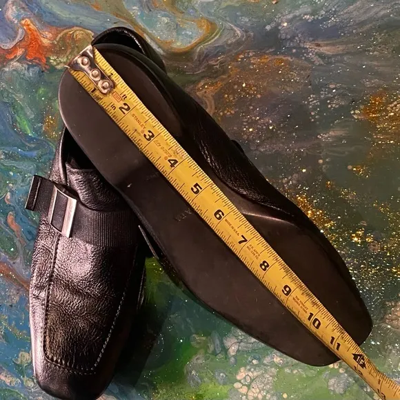 Vintage classic 90s Prada Black Leather Slip-On Loafers Elegance Size 9