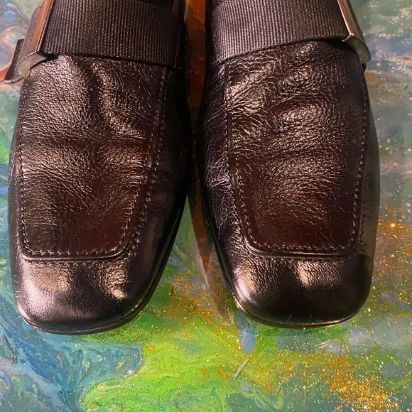 Vintage classic 90s Prada Black Leather Slip-On Loafers Elegance Size 9