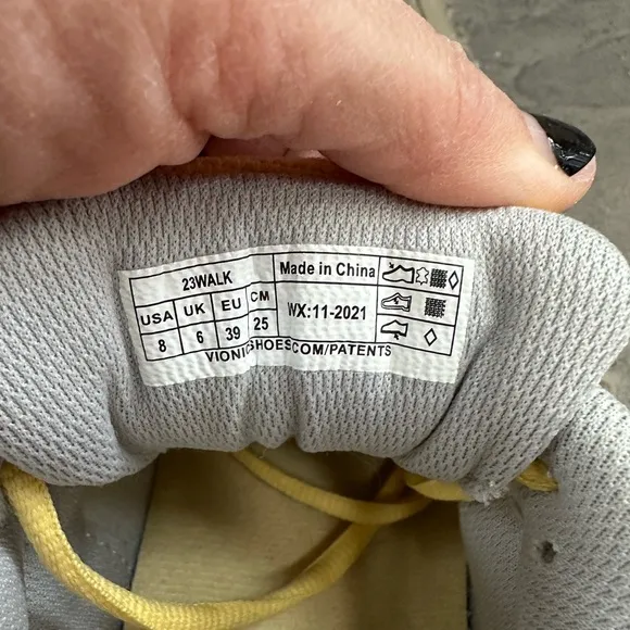 Vionic 23 Walk Comfort Lace Up Walking Sneakers Women's US Size 8 Yellow