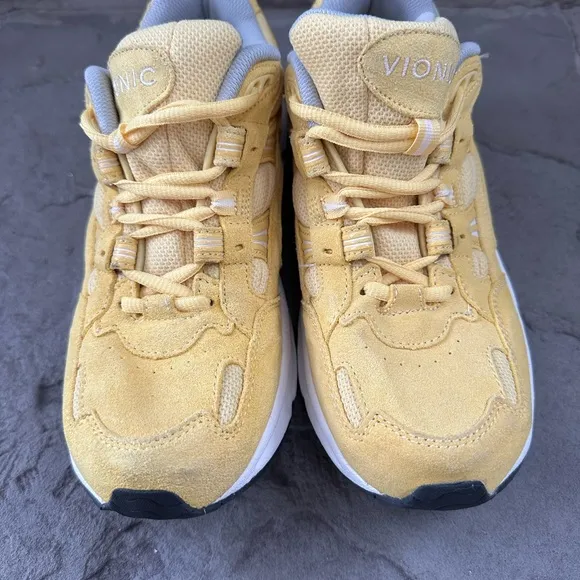 Vionic 23 Walk Comfort Lace Up Walking Sneakers Women's US Size 8 Yellow