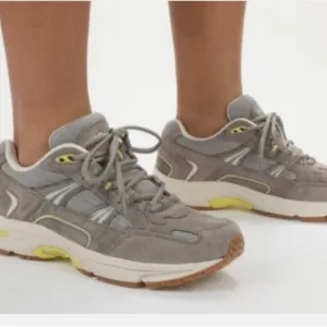 Vionic 23 Walk Sneakers Ladies Size 9