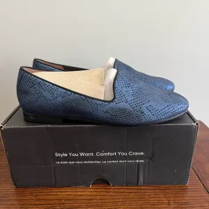 Vionic Blue Snakeskin Metallic Loafers NEW 7.5