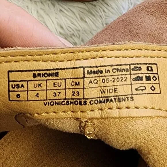 Vionic Brionie Chelsea Boot Monks Robe Suede 6 Wide NWOB
