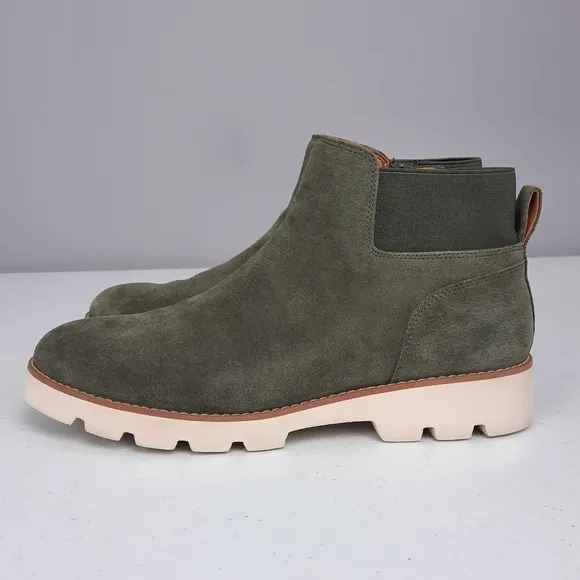 Vionic Brionie Olive Green Suede Leather Lugged Sole Ankle Boots size 8