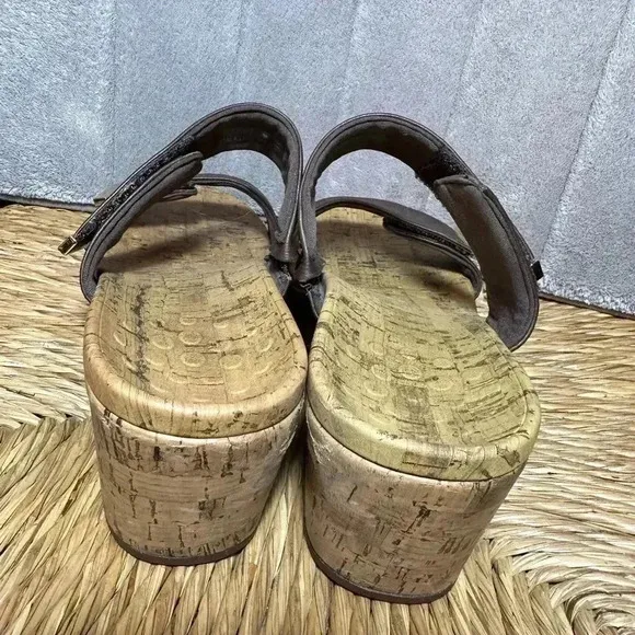 Vionic Pepper Slides Womens Brown Cork Wedge Slip-on Sandal Sz 10 Gold Hardware