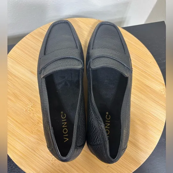 Vionic Sellah Women’s Size 8 Black Pebble Leather Slip On Loafers Office Career