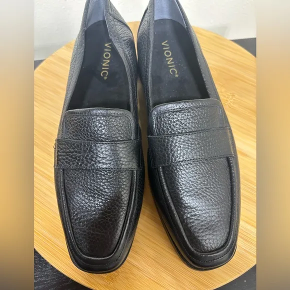 Vionic Sellah Women’s Size 8 Black Pebble Leather Slip On Loafers Office Career
