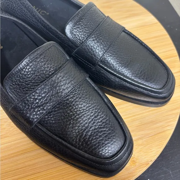 Vionic Sellah Women’s Size 8 Black Pebble Leather Slip On Loafers Office Career