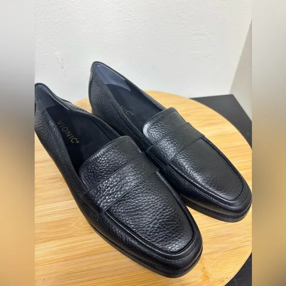 Vionic Sellah Women’s Size 8 Black Pebble Leather Slip On Loafers Office Career