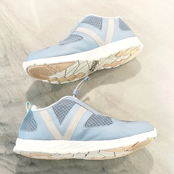 VIONIC Women Marena Sky Walking Sneaker Blue size 9 Bungee