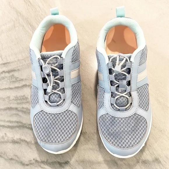 VIONIC Women Marena Sky Walking Sneaker Blue size 9 Bungee