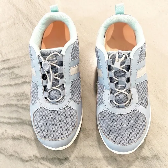 VIONIC Women Marena Sky Walking Sneaker Blue size 9 Bungee