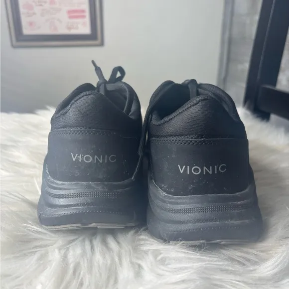 Vionic womens Walk Max Black walking athletic Sneakers size 8 all black