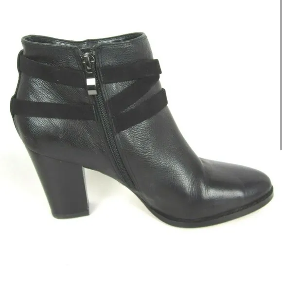 WHBM LEATER MOTO ANKLE BOOTS
