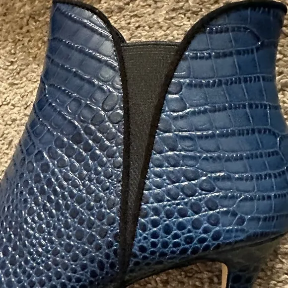 White House Black Market Leather Nia Blue Velvet Crocodile Booties