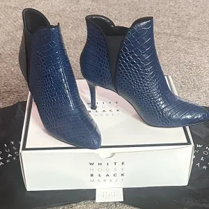 White House Black Market Leather Nia Blue Velvet Crocodile Booties