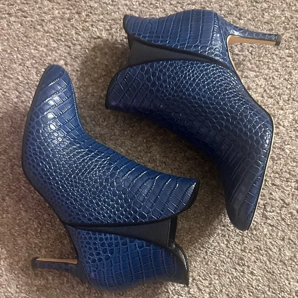 White House Black Market Leather Nia Blue Velvet Crocodile Booties