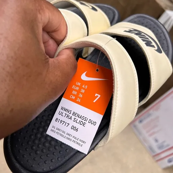 WMNS BENASSI DUO ULTRA BLACK WHITES SLIDES