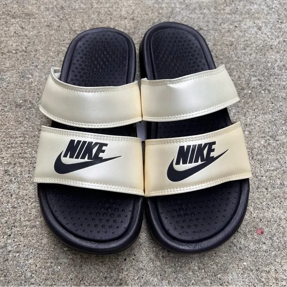 WMNS BENASSI DUO ULTRA BLACK WHITES SLIDES