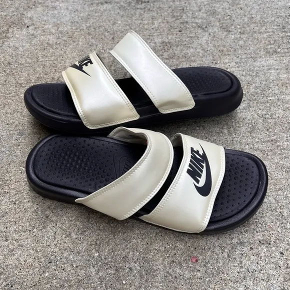 WMNS BENASSI DUO ULTRA BLACK WHITES SLIDES