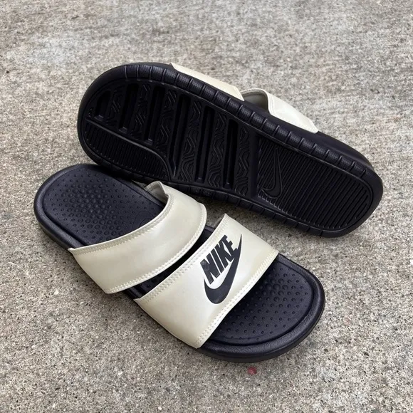 WMNS BENASSI DUO ULTRA BLACK WHITES SLIDES