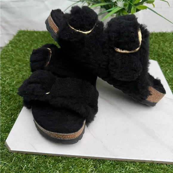 Women's Arizona Big Buckle Sandal Teddy Black size 39 US 8- 8.5 women