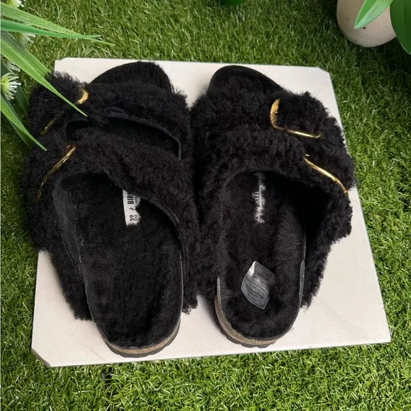 Women's Arizona Big Buckle Sandal Teddy Black size 39 US 8- 8.5 women