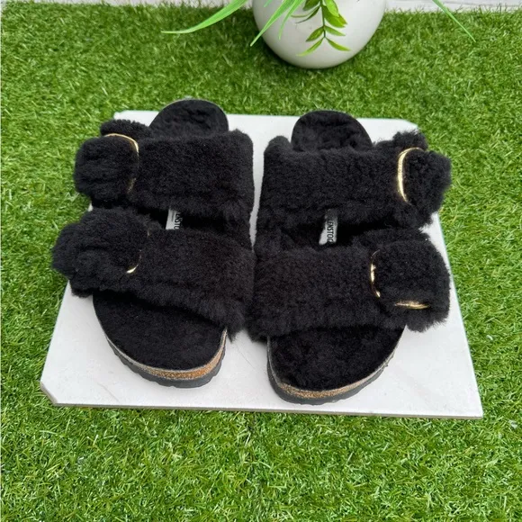 Women's Arizona Big Buckle Sandal Teddy Black size 39 US 8- 8.5 women
