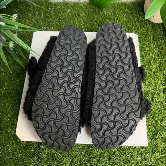 Women's Arizona Big Buckle Sandal Teddy Black size 39 US 8- 8.5 women