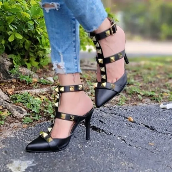 Women's Black Rockstud Ankle‎ Strap Pump