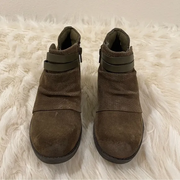 Women’s Earth Orgins Odel Brown Suede Ankle Boots 6.5 US!