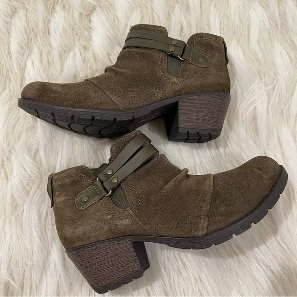 Women’s Earth Orgins Odel Brown Suede Ankle Boots 6.5 US!