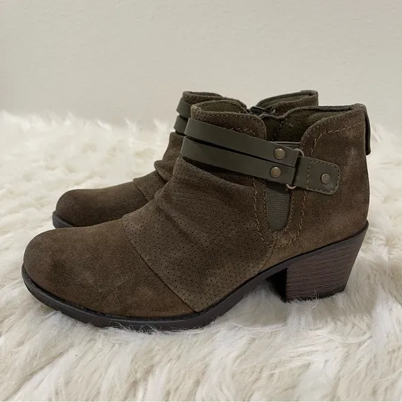 Women’s Earth Orgins Odel Brown Suede Ankle Boots 6.5 US!