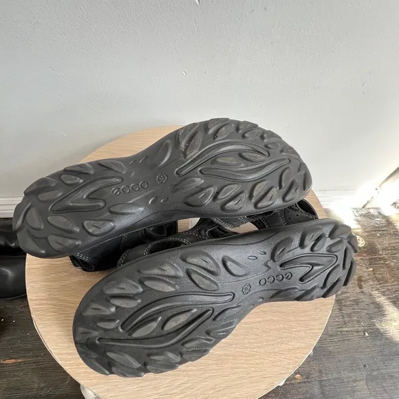 Women's Ecco Yucatan Sandals Size 7.5 Black