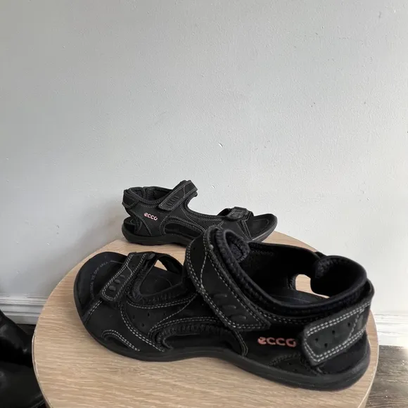 Women's Ecco Yucatan Sandals Size 7.5 Black