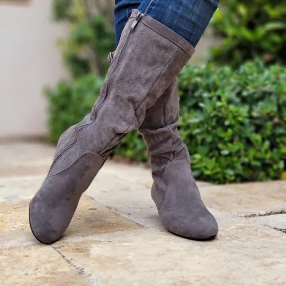 Women's Gray Wrinkle Finish Calf Length Pull On Boots Rounded Toe