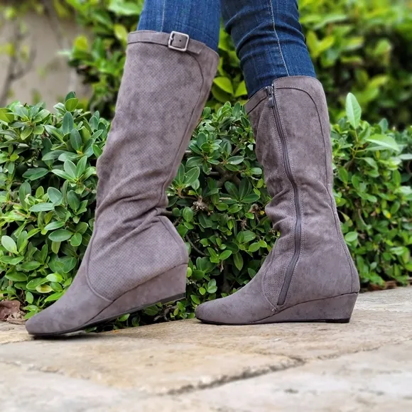 Women's Gray Wrinkle Finish Calf Length Pull On Boots Rounded Toe