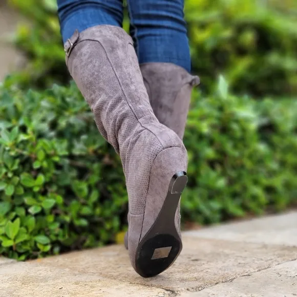 Women's Gray Wrinkle Finish Calf Length Pull On Boots Rounded Toe