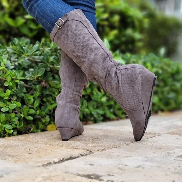 Women's Gray Wrinkle Finish Calf Length Pull On Boots Rounded Toe