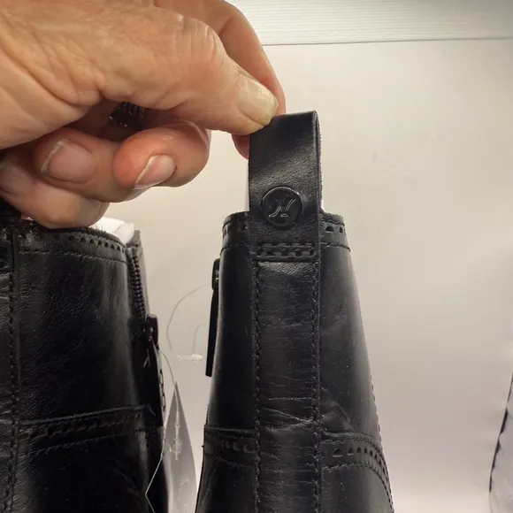 Women's Naturalizer Black Leather Ankle Boots 9M