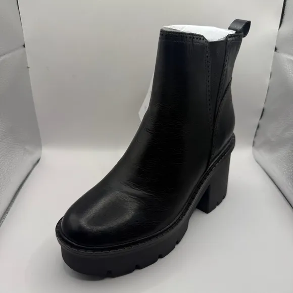 Women's Naturalizer Black Leather Ankle Boots 9M