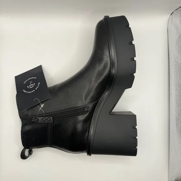 Women's Naturalizer Black Leather Ankle Boots 9M