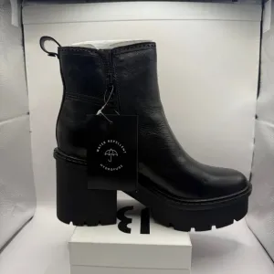 Women's Naturalizer Black Leather Ankle Boots 9M