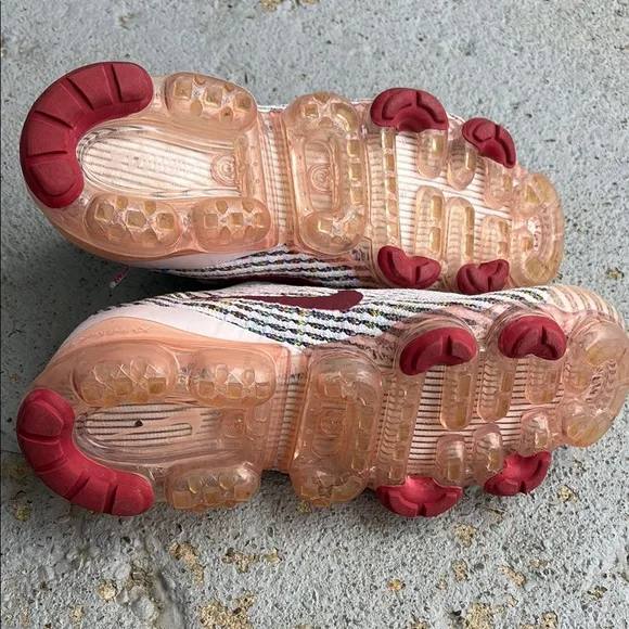 Women’s size 8.5 Nike vapor max flyknit 3