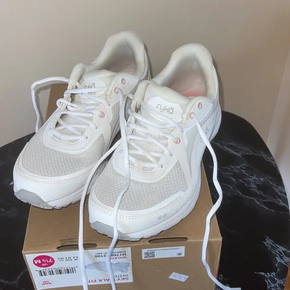 Women’s Sneakers Size 7.5 White Ryka Sky Walk Fit Walking Shoes Memory Foam NEW